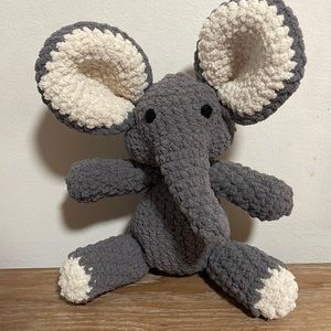 Crochet elephant